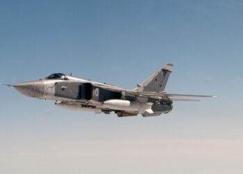 Боевые водолазы Нацгвардии уничтожили Су-24М на аэродроме в Крыму (видео)