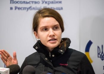 Безуглая неожиданно решила вернуться во фракцию “Слуги народа”