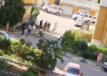 У Севастополі стався вибух: моніторингові канали кажуть про підрив військового