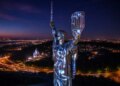"Майбутнє пам’ятає": у столиці на "Батьківщині-Матері" запустили арт-інсталяцію