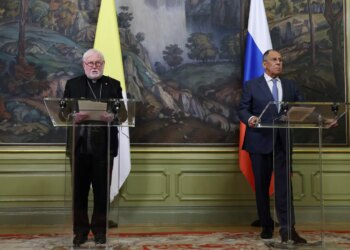 Високий представник Ватикану прибув до москви уперше за 5 років і заявив про необхідність припинення війни в Україні