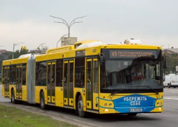 У Києві через наслідки атаки можуть змінити рух автобусів №36Тр та №37