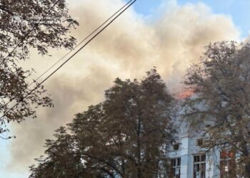 Розбиті будівлі та постраждалі: наслідки атак по Дніпропетровщині