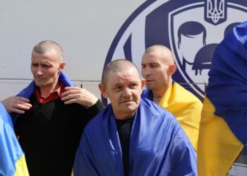 Из российского плена вернулись 103 украинских воина, среди них защитники Мариуполя.