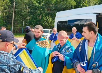 Украина через Беларусь вернула из плена 10 военных, считавшихся пропавшими без вести