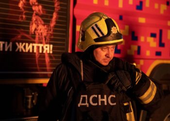 РФ массированно атаковала Сумы КАБами: повреждены дома, пострадали 5 человек