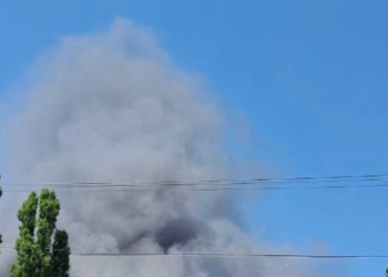Величезний стовп диму та невизначена зброя: на Дніпропетровщині пролунали вибухи