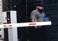 Зеленка в обличчя і миттєва втеча: у Дніпрі стався дивний напад