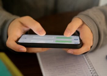 російська у шкільних чатах може коштувати до 11 900 грн – мовна омбудсманка пояснила правила для батьків