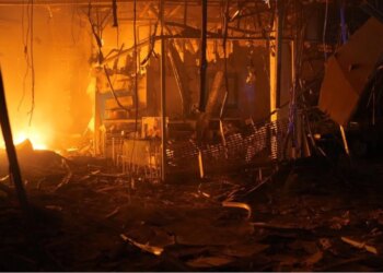 Нічна атака дронами на Запоріжжя: зайнявся торговельний центр