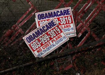 У США призупинять страхування Obamacare для понад 760 тисяч людей через підозри у шахрайстві