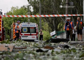 Загиблий та шестеро поранені: ворог понад 20 разів атакував Дніпро та область