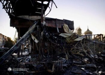 Атака по ТЦ на Дніпропетровщині: в якому стані постраждалі