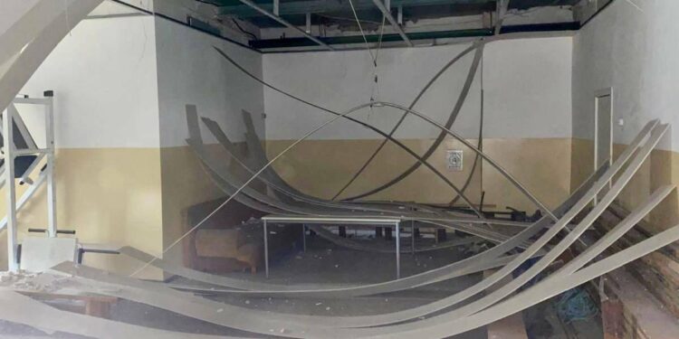 Над рингом потрощена стеля: у Дніпрі показали наслідки атаки на спортшколу