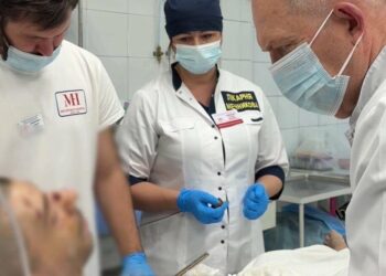 Уламок у мозочку та втрата рідних: у Дніпрі розповіли про тяжко пораненого Максима