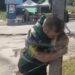 Шокуючий самосуд у Дніпрі: чоловіка примотали до стовпа після інциденту в супермаркеті