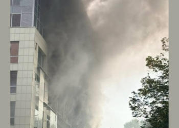 Атака по бізнес-центру у Дніпрі: що було в всередині