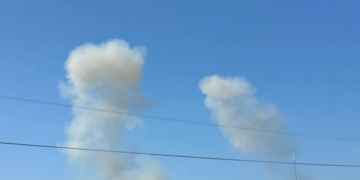 Сильні вибухи у Дніпрі: здійнялися два стовпи диму