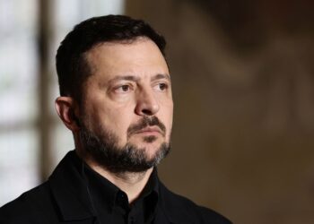 Зеленский призвал Трампа реализовать закон об “адских санкциях” против РФ