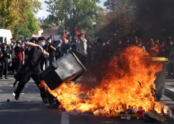 У Франції через студентські протести закрили понад 500 шкіл – The Independent