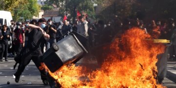 У Франції через студентські протести закрили понад 500 шкіл – The Independent