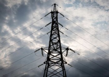 росія атакувала енергетику у Києві та чотирьох областях, частина жителів без світла – Міненерго