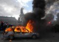 У Франції понад пів мільйона людей вийшли на протести – палали авто та ратуша