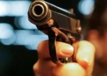 У Тернополі чоловік стріляв у неповнолітнього біля школи