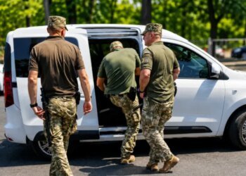 В Одесі чоловік поранив військовослужбовця ТЦК та намагався його збити