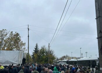 В Олешках доставили допомогу і триває підтримка охочих виїхати – Арахамія показав фото