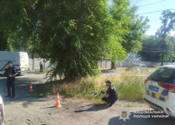 Кинув гранату в поліцейського та військового ТЦК: На Дніпропетровщині судитимуть чоловіка