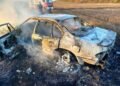 Серед поля згорів автомобіль: на Дніпропетровщині гасили пожежу