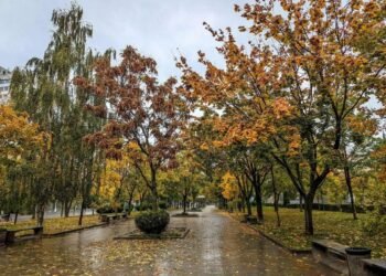 Циклон вдарить по Дніпру з новою силою: коли погода покращиться