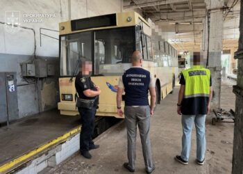 Нажився на закупці тролейбусів: на Дніпропетровщині судитимуть директора КП