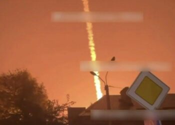 Дніпро здригався від гучних вибухів: що атакував ворог