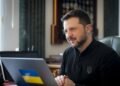 Зеленский ответил улыбкой на вопрос о роли “козла отпущения” для Трампа
